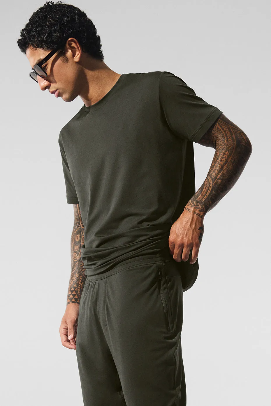 Conquer Reform Crewneck Short Sleeve - Stealth Green
