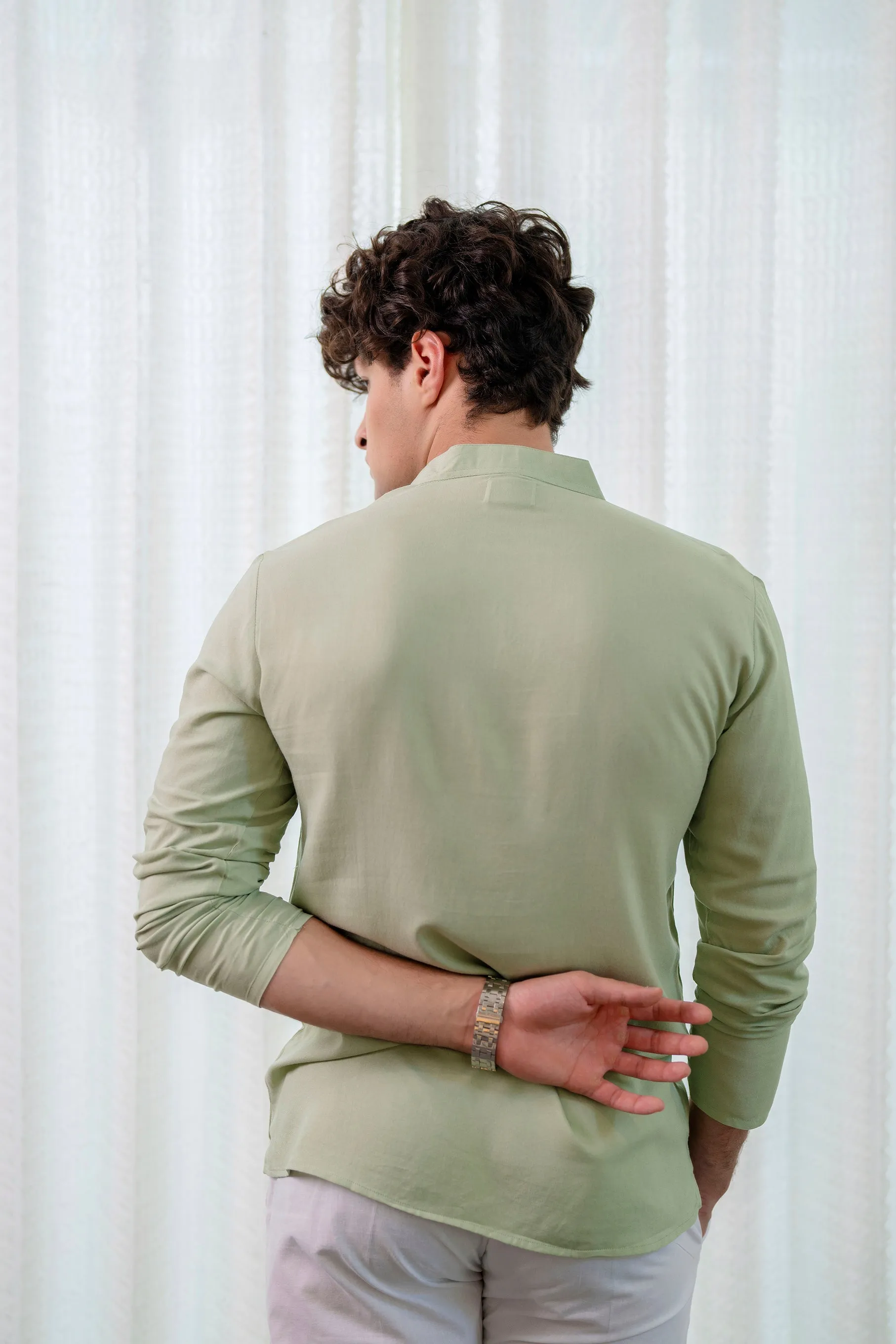 Firangi Yarn Men's Solid Pastel Green Short Kurta with Neck Detailing - Full Sleeves