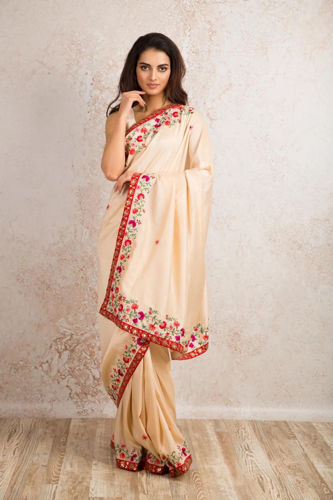 Floral border saree R8_306