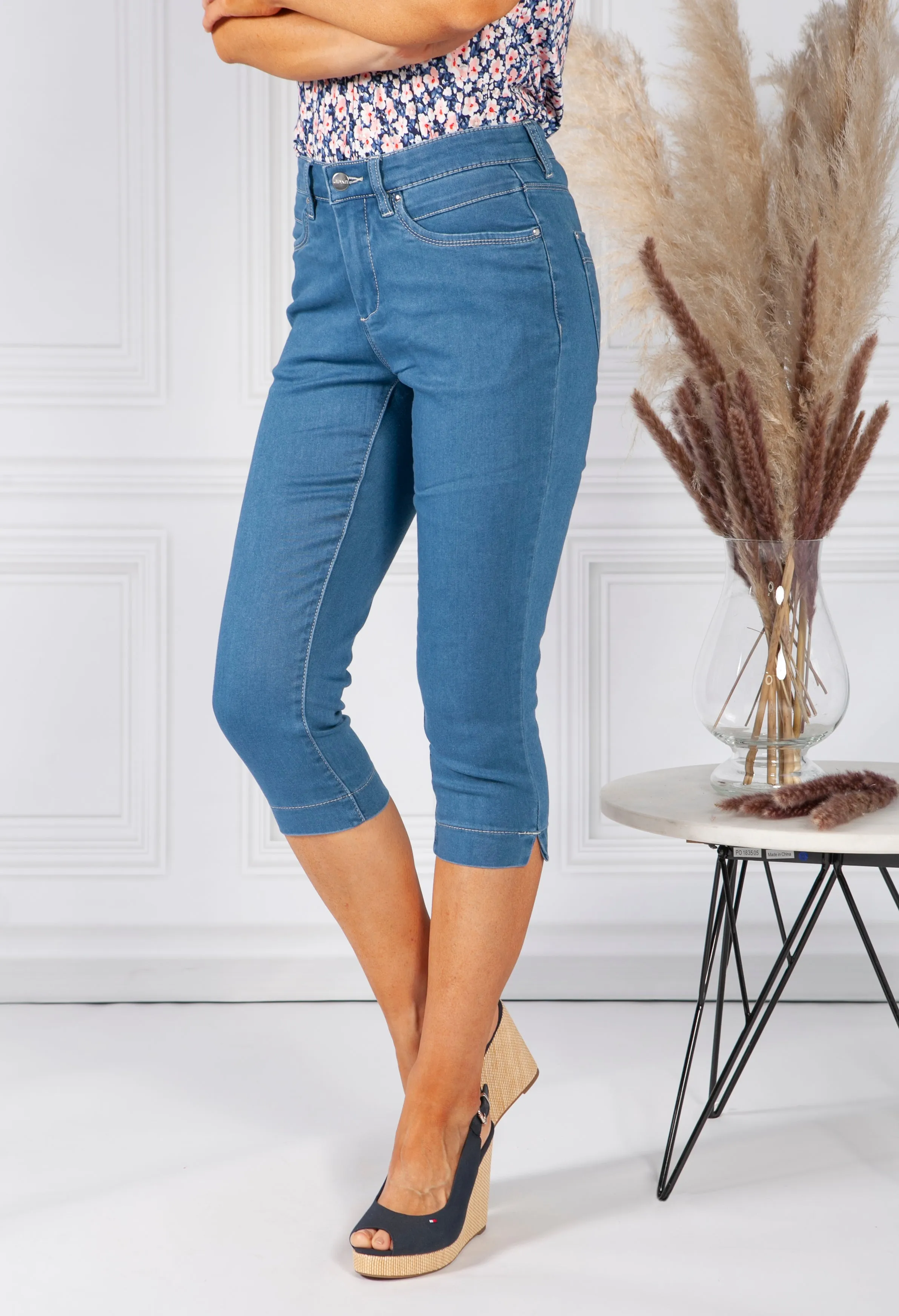 Soft Denim Cropped Jeans