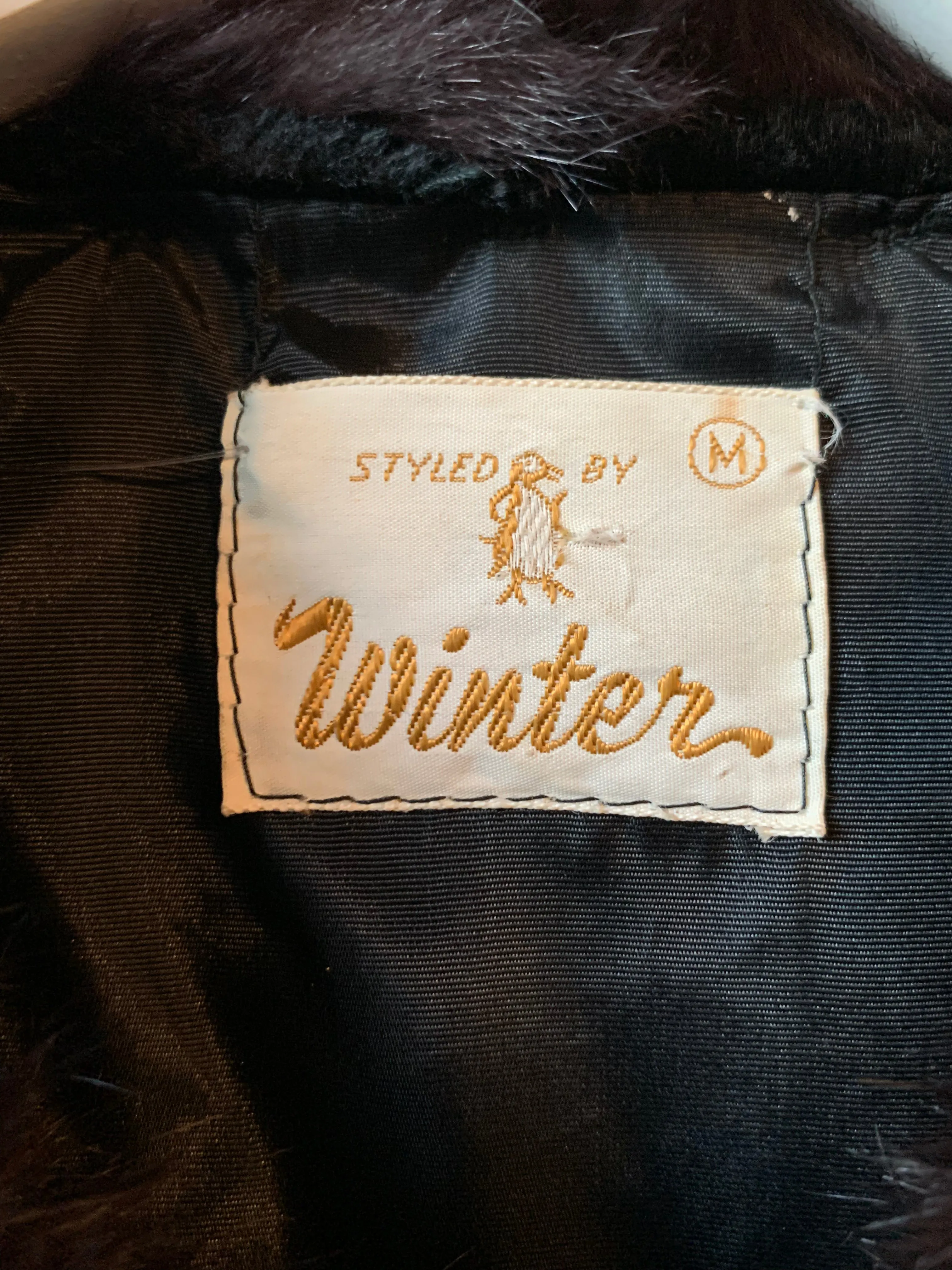 Vintage Sleek Black Rabbit Fur Collar Coat (M)